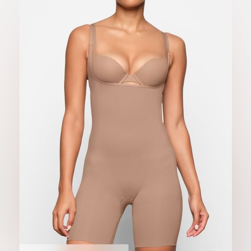 SKIMS Open Bust Shapewear in Sienna
